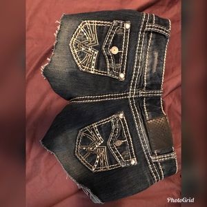 Size 5 Almost Famous shorts!